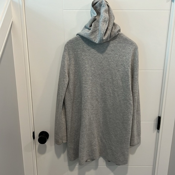 🚩 Twik gray cardigan size large - Picture 9 of 9